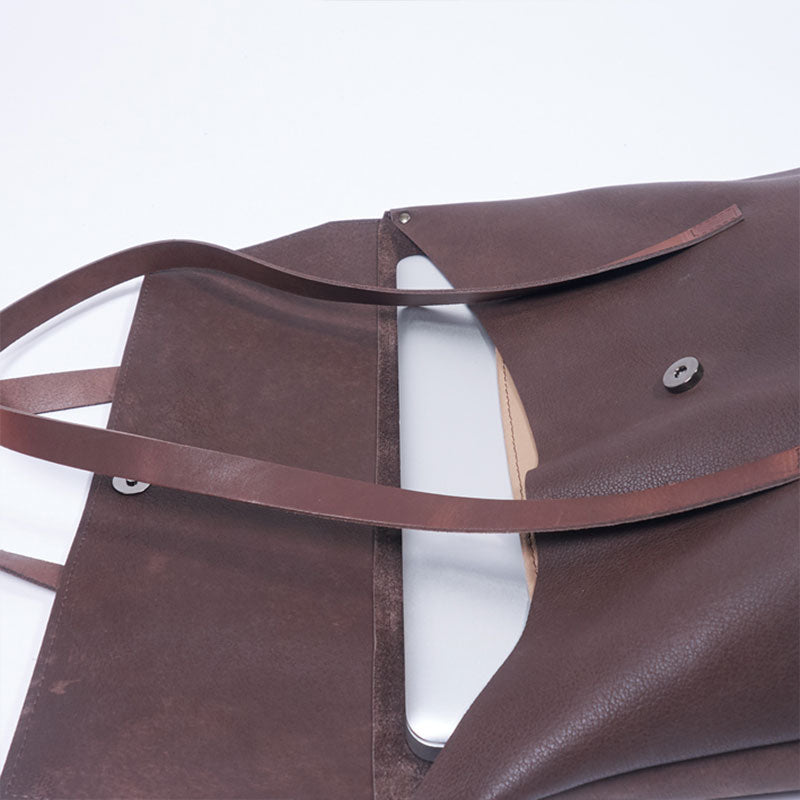 leren schoudertas bruin met de hand gemaakt in Amsterdam van gerecycled leer