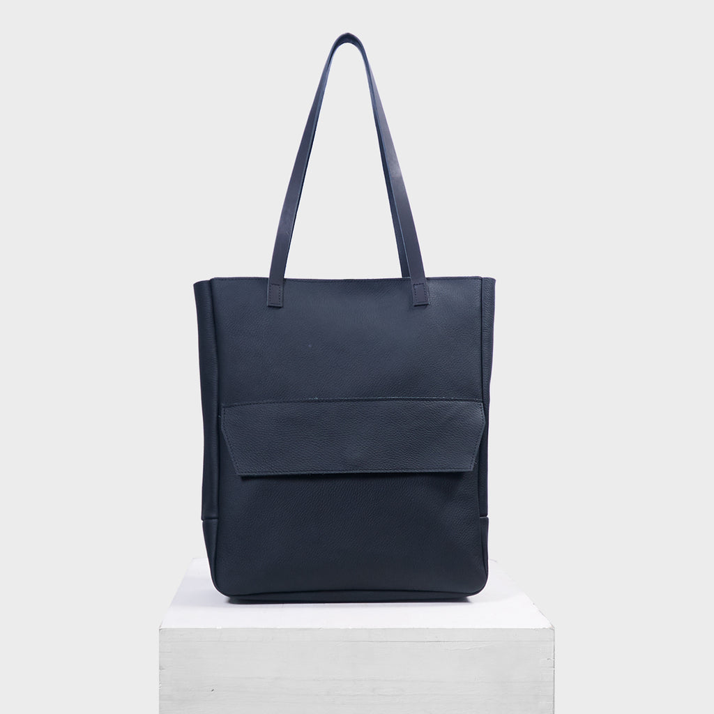 leren schoudertas shopper zwart gered leer handgemaakt in Amsterdam monsak leer atelier