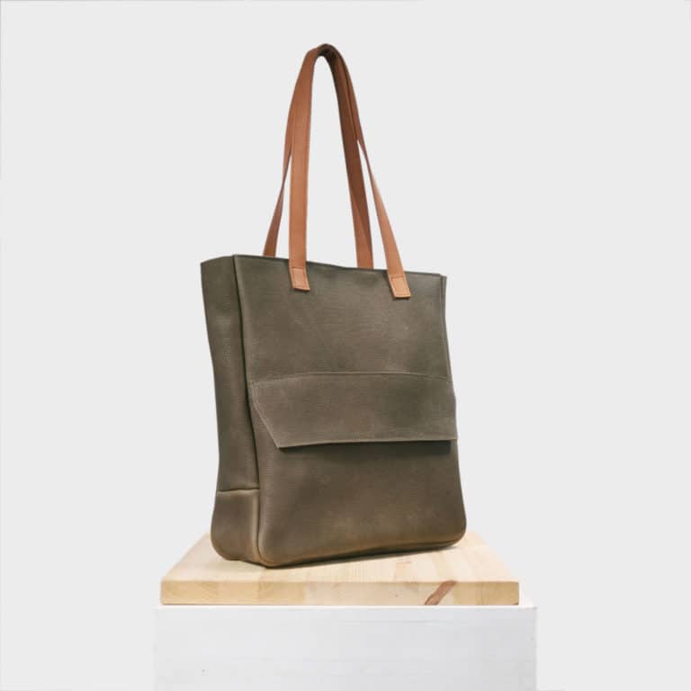 leren schoudertas shopper gered leer handgemaakt in Amsterdam monsak leer atelier