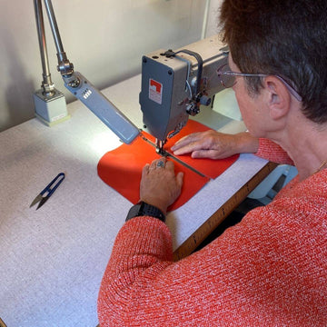 Creatieve workshops in Amsterdam - tas maken bij Monsak Atelier. Afbeelding van een mini tas.