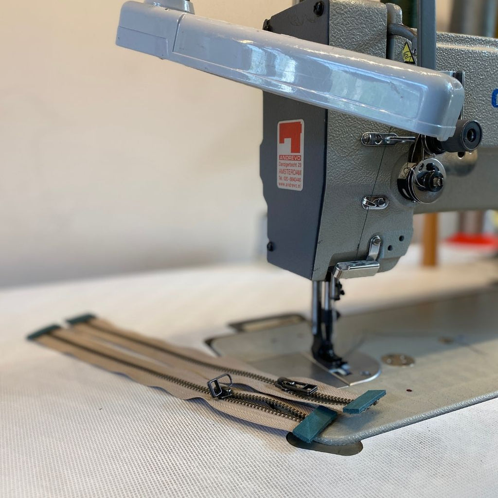 Workshops leren tassen maken in Amsterdam bij Monsak - duurzame crossbodytas maken.