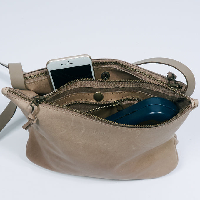 Workshops leren tassen maken in Amsterdam bij Monsak - duurzame crossbodytas maken.